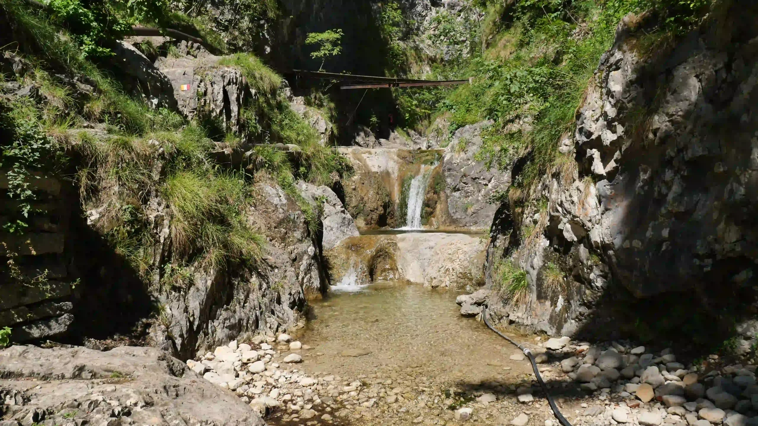 Pozze e cascate lungo il sentiero