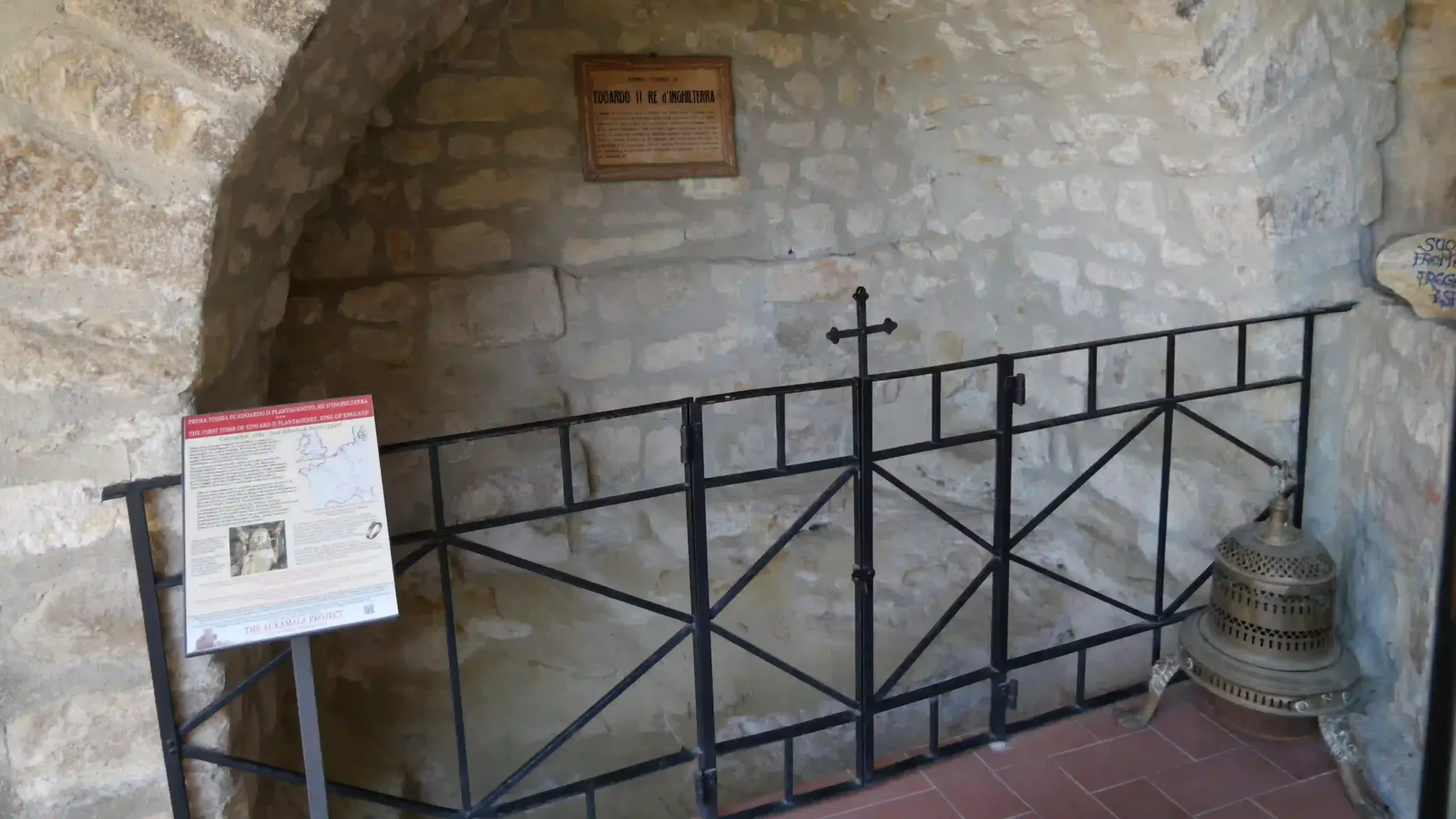 La prima tomba di Edoardo II Plantageneto d'Inghilterra